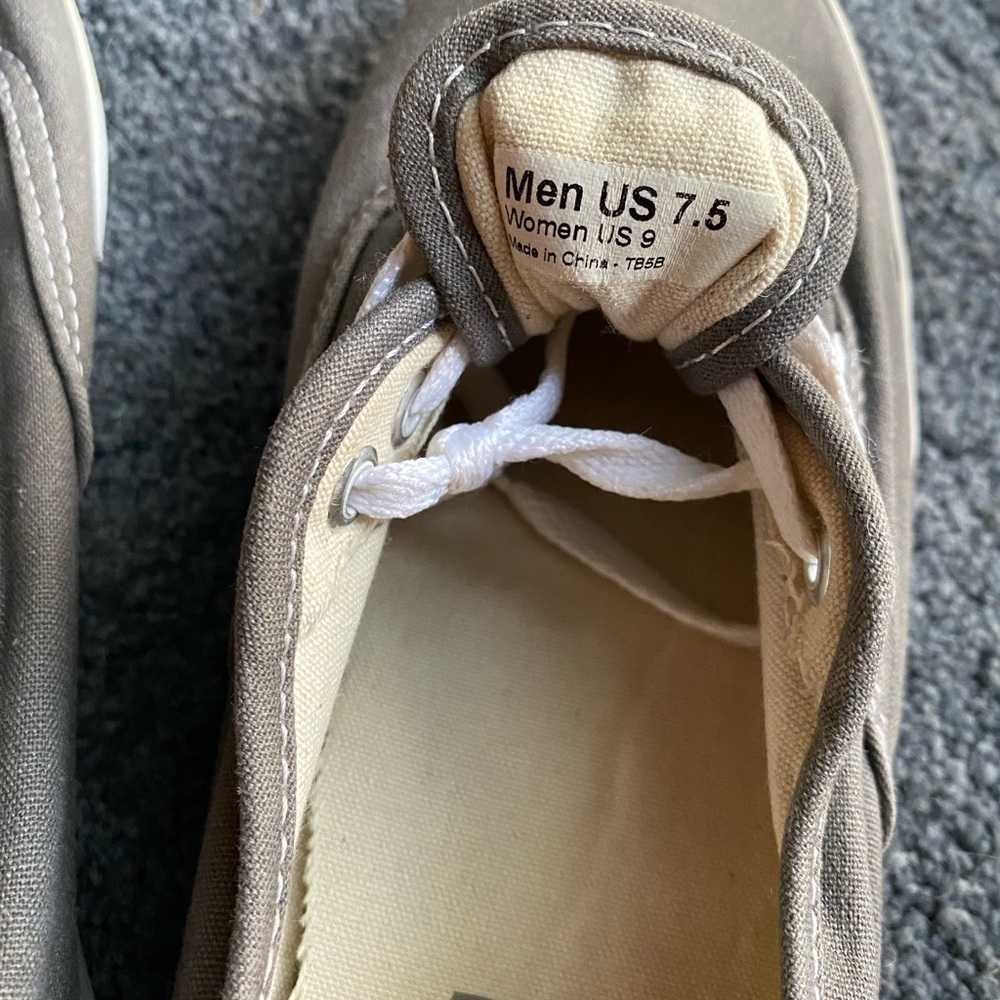 Vans - Picture 2 of 6